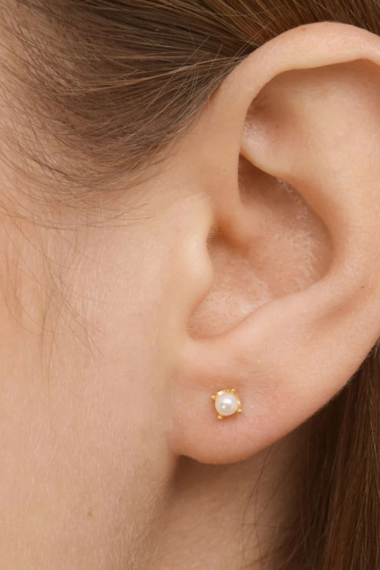 Essie - Pearl Hoop Stud Earrings