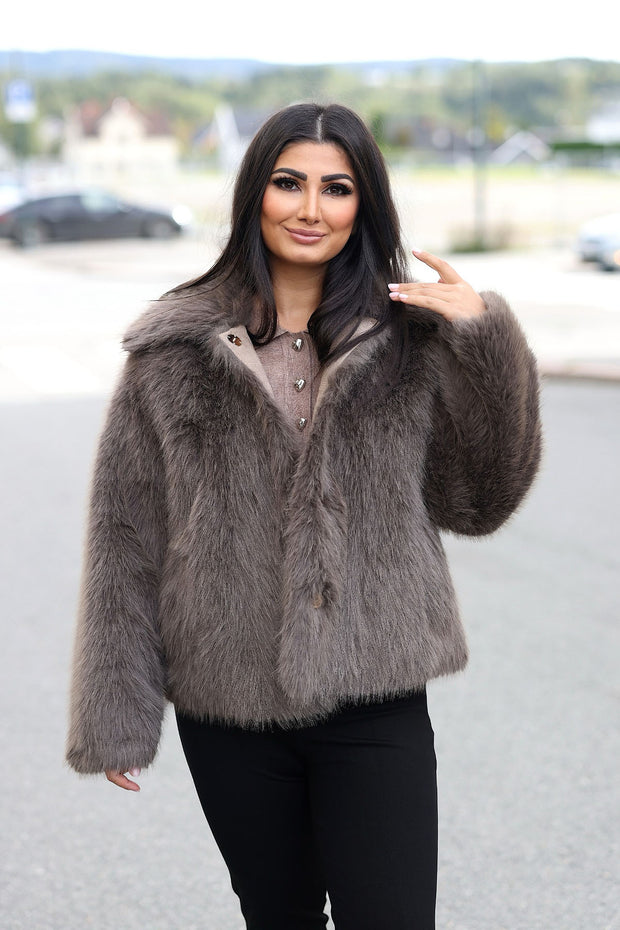KitaCC Furry Jacket - Walnut
