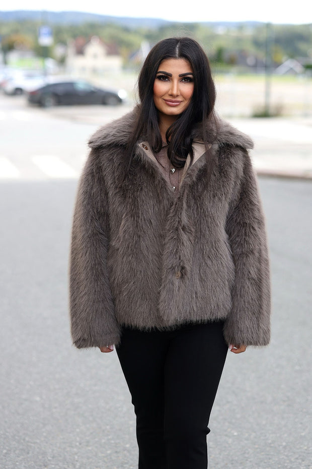 KitaCC Furry Jacket - Walnut