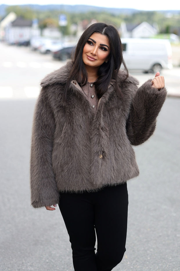 KitaCC Furry Jacket - Walnut