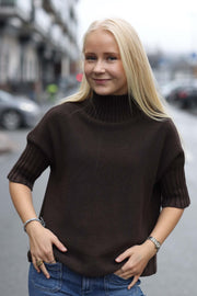 Highneck Shortsleeved Knit - Brown