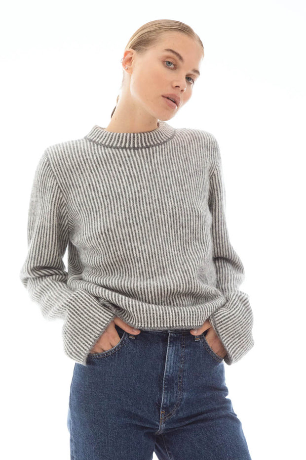 Aron Knit - Grey Stripe
