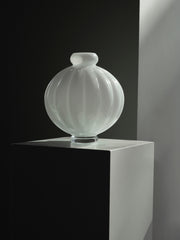 Balloon Vase 01 // Opal White